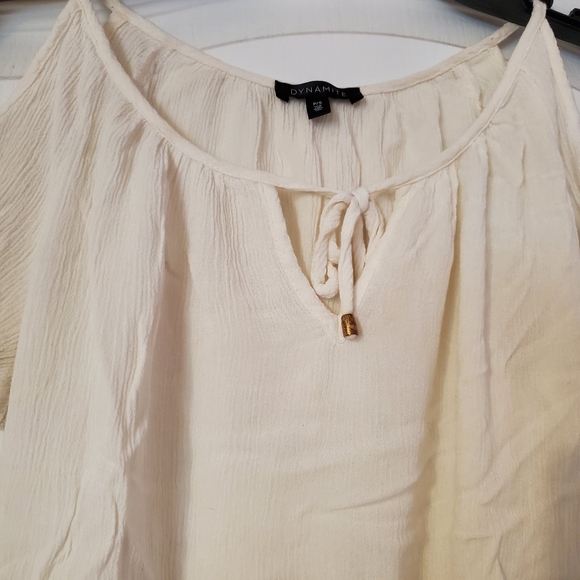 White top with Cut Out Shoulders - Picture 2 of 2